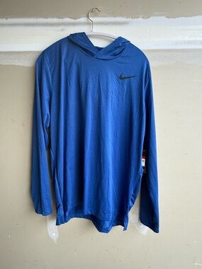 Nike Men’s Royal Blue Long-Sleeve Hooded Performance Top